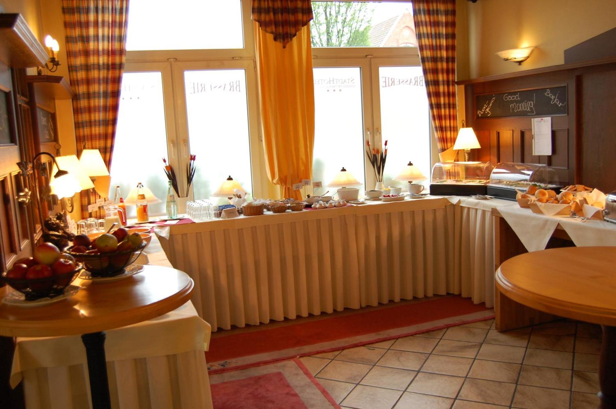 Stadthotel Detmold Esterno foto